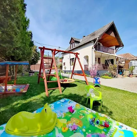Maja Anna Vendeghaz Case de vacanță *